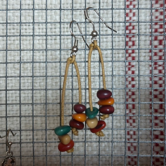 Set of cute earrings. Lots listed, bundle and save!! - Picture 1 of 2